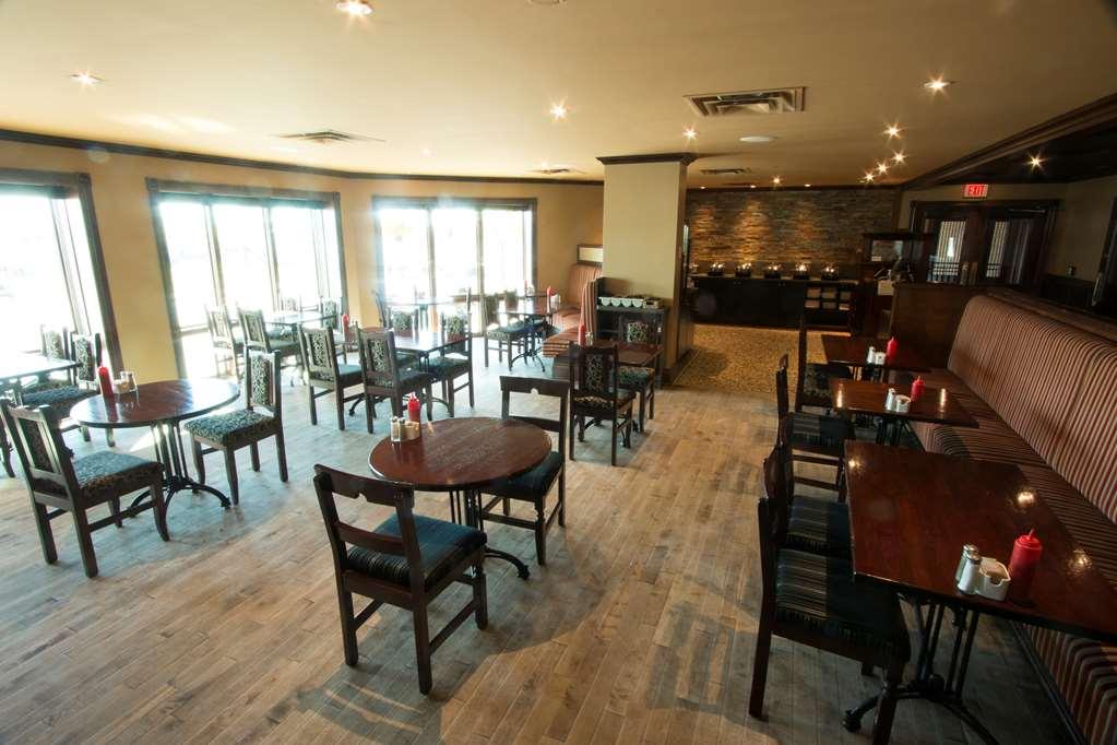 Ramada By Wyndham Northern Grand Hotel & Conference Centre Fort St. John Restaurang bild