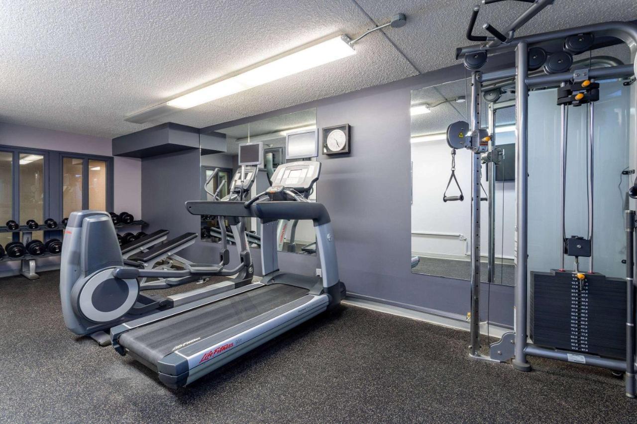 Ramada By Wyndham Northern Grand Hotel & Conference Centre Fort St. John Exteriör bild