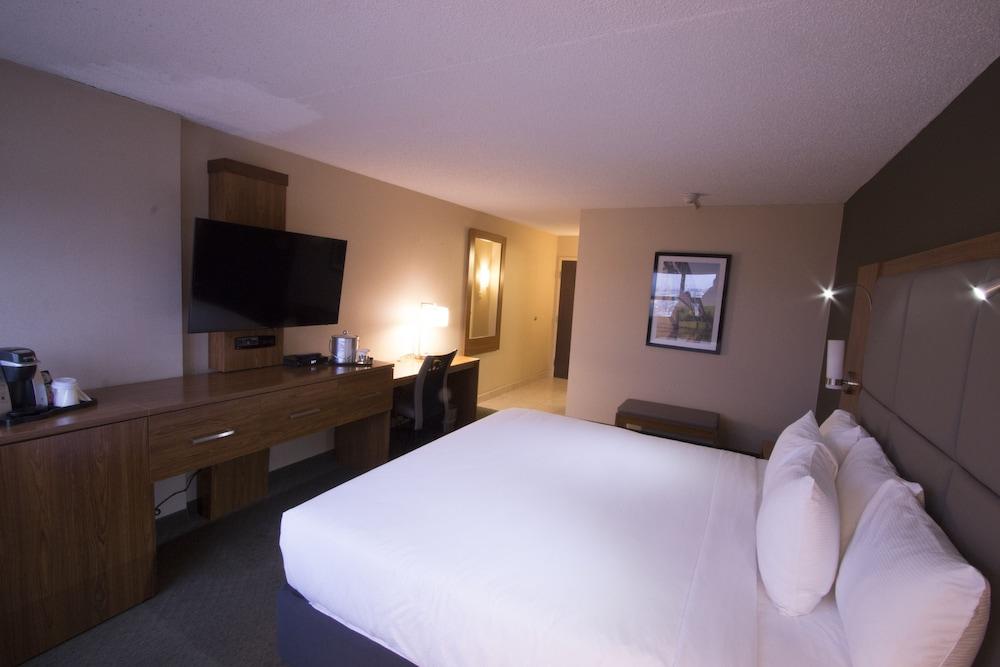 Ramada By Wyndham Northern Grand Hotel & Conference Centre Fort St. John Exteriör bild