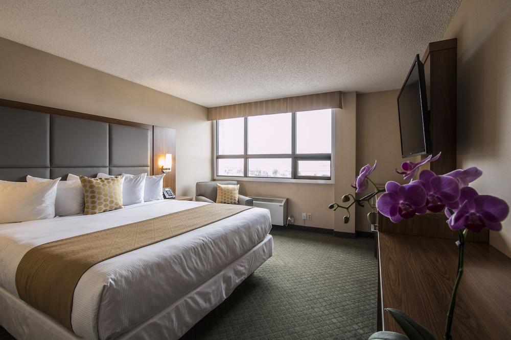 Ramada By Wyndham Northern Grand Hotel & Conference Centre Fort St. John Exteriör bild