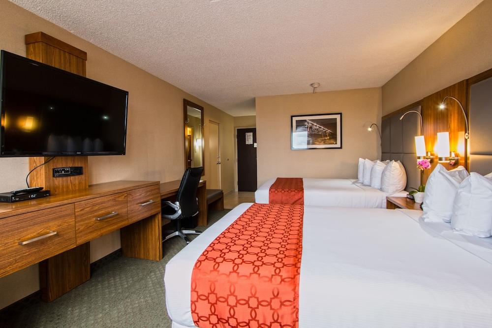 Ramada By Wyndham Northern Grand Hotel & Conference Centre Fort St. John Exteriör bild