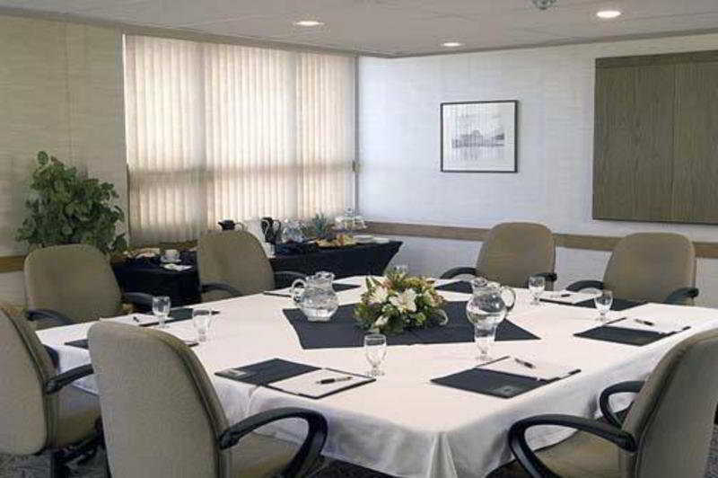 Ramada By Wyndham Northern Grand Hotel & Conference Centre Fort St. John Exteriör bild