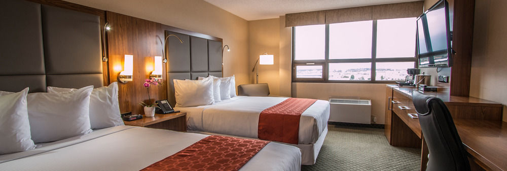 Ramada By Wyndham Northern Grand Hotel & Conference Centre Fort St. John Exteriör bild